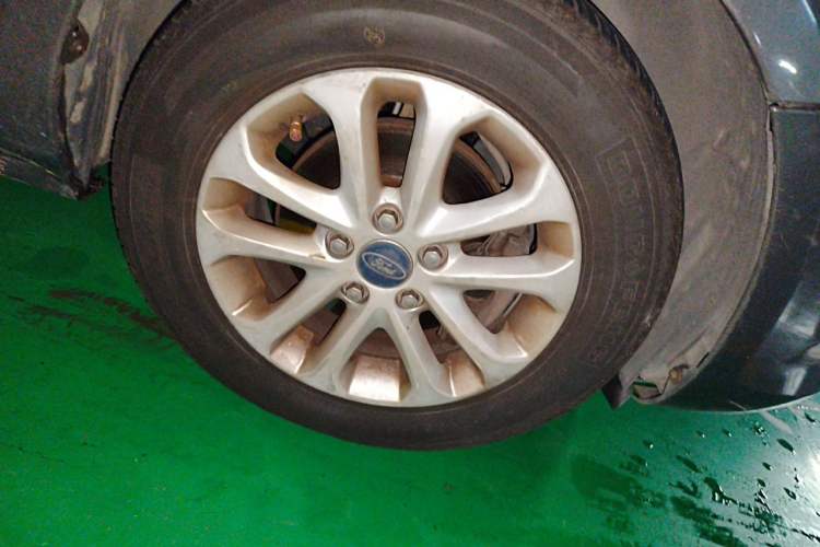 Used Ford Focus 2013 Hatchback Classic 1.8L Manual Base Model Right Front Wheel Hub