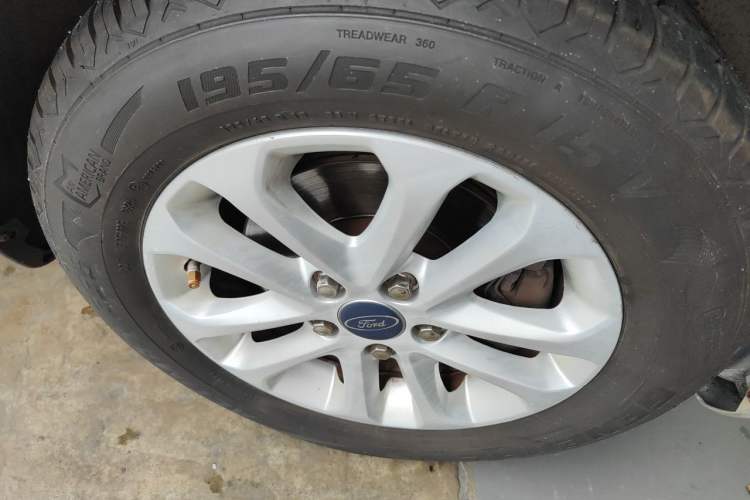 Used Ford Focus 2013 Hatchback Classic 1.8L Manual Base Model Right Front Wheel Hub