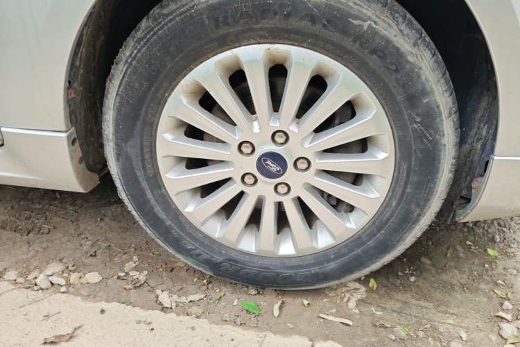 Used Ford Focus 2013 Hatchback Classic 1.8L Automatic Fashion Edition Right Front Wheel Hub