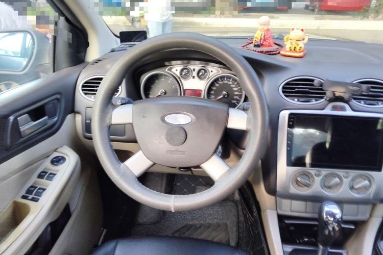 Used Ford Focus 2013 Sedan Classic 1.8L Automatic Base Model Steering Wheel