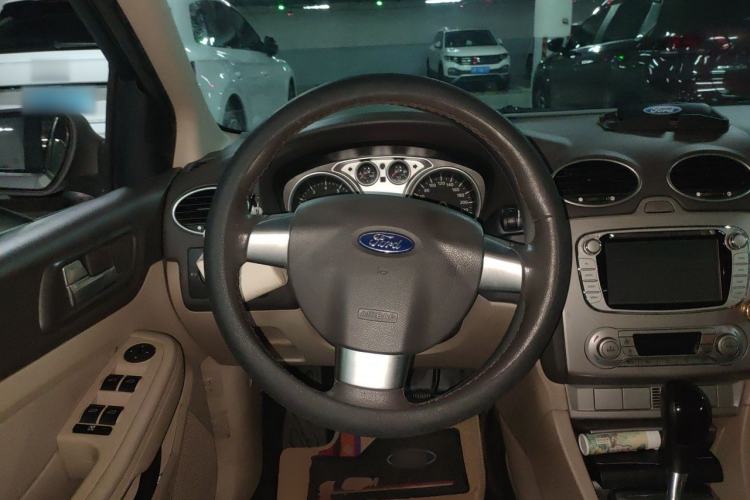 Used Ford Focus 2013 Sedan Classic 1.8L Automatic Fashion Edition Steering Wheel