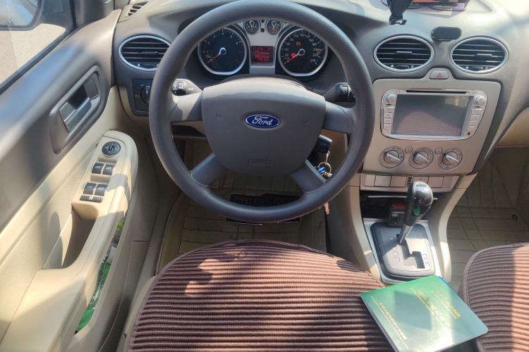 Used Ford Focus 2013 Sedan Classic 1.8L Automatic Base Model Steering Wheel