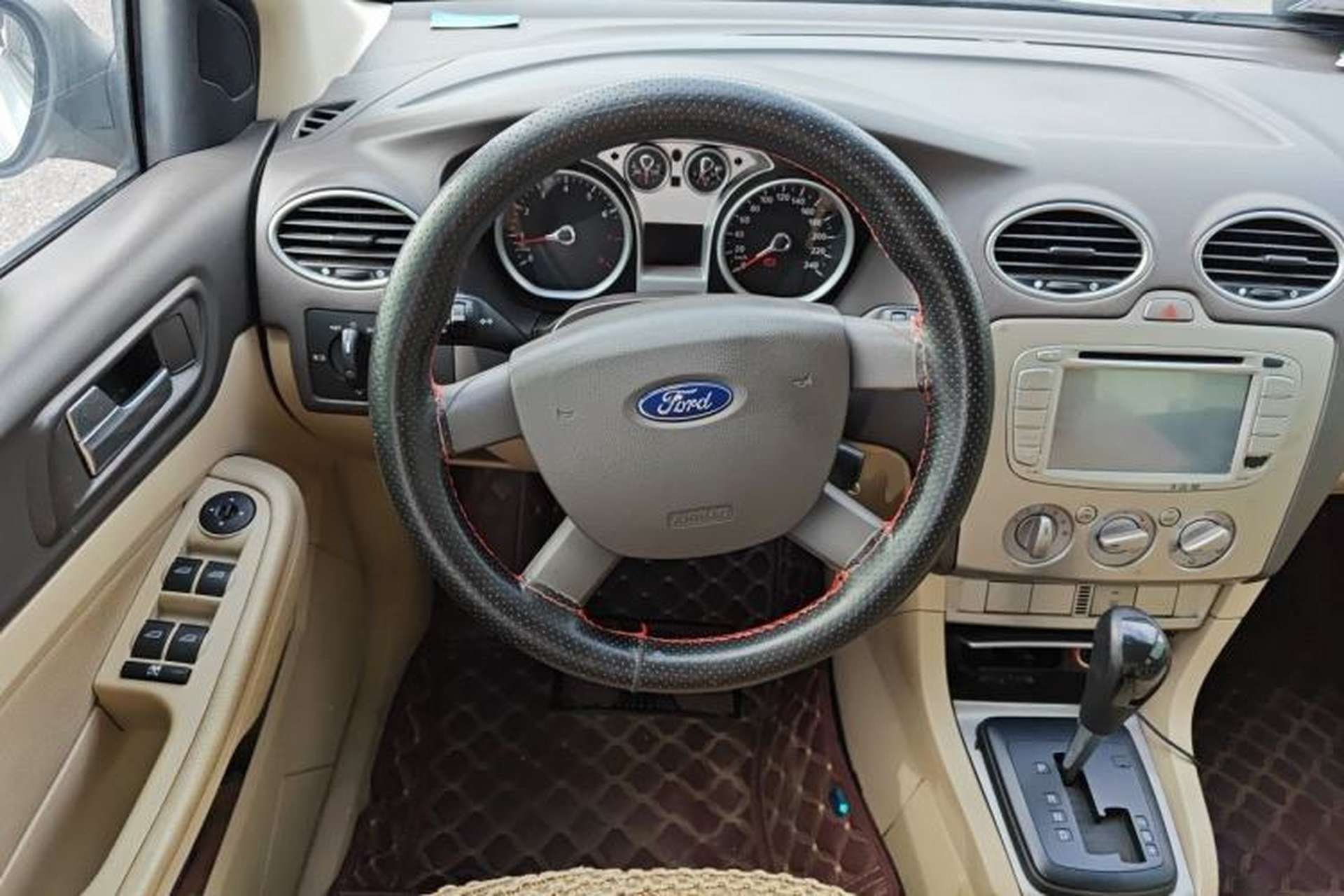 Used Ford Focus 2013 Sedan Classic 1.8L Automatic Base Model Steering Wheel