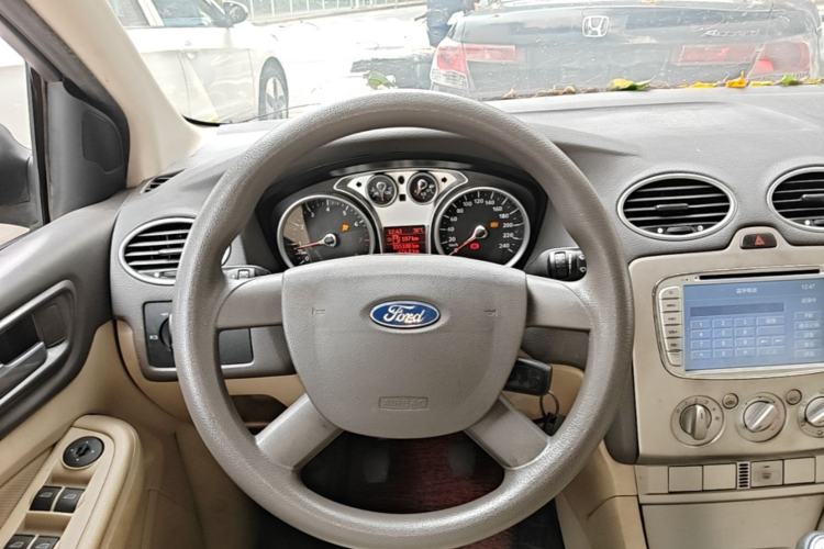 Used Ford Focus 2013 Sedan Classic 1.8L Manual Base Model Steering Wheel