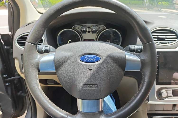 Used Ford Focus 2013 Hatchback Classic 1.8L Manual Fashion Edition Steering Wheel