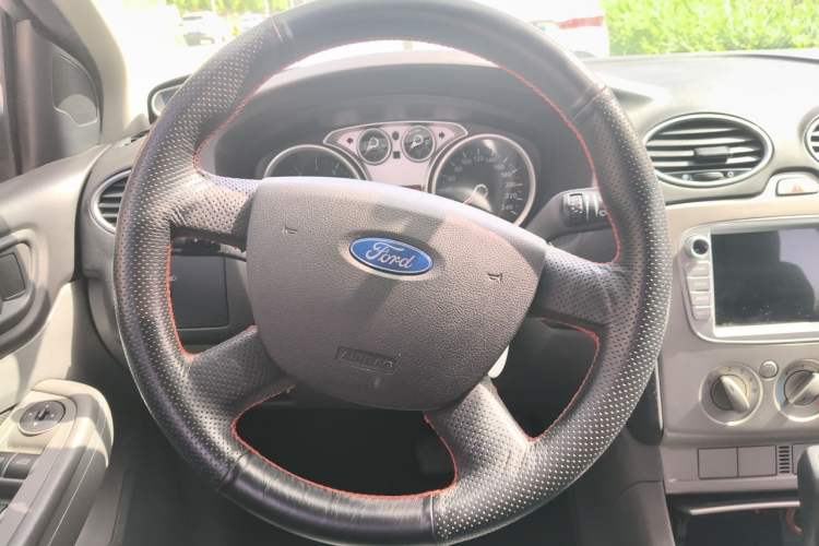Used Ford Focus 2013 Hatchback Classic 1.8L Automatic Base Model Steering Wheel