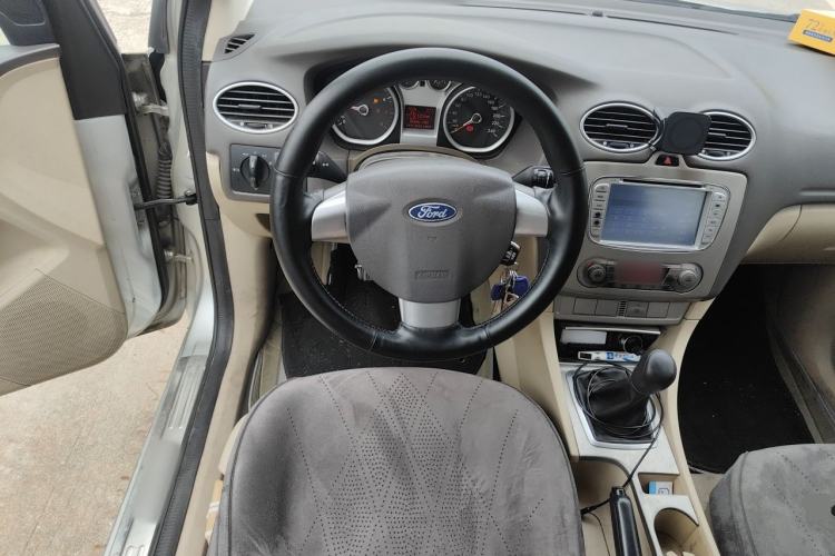 Used Ford Focus 2013 Sedan Classic 1.8L Manual Fashion Edition Steering Wheel