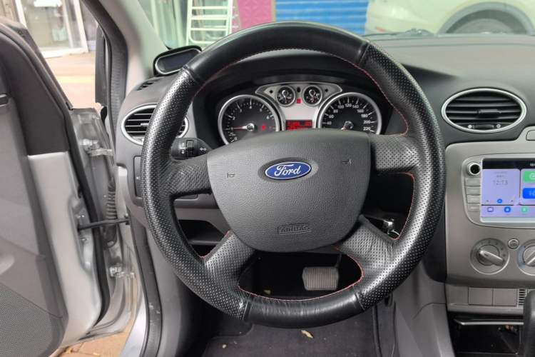 Used Ford Focus 2013 Hatchback Classic 1.8L Automatic Base Model Steering Wheel