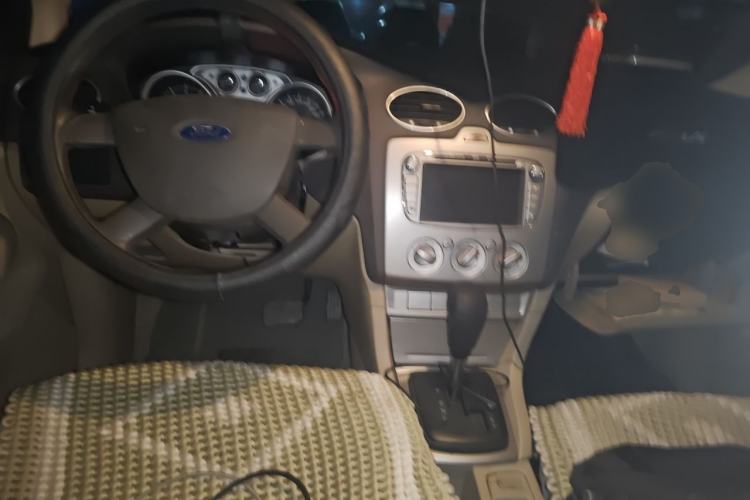 Used Ford Focus 2013 Sedan Classic 1.8L Automatic Base Model Steering Wheel