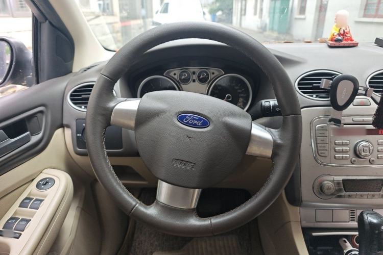Used Ford Focus 2013 Sedan Classic 1.8L Automatic Fashion Edition Steering Wheel