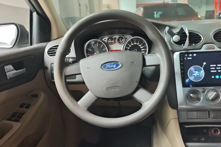 Used Ford Focus 2013 Sedan Classic 1.8L Manual Base Model Steering Wheel
