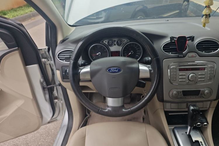 Used Ford Focus 2013 Sedan Classic 1.8L Automatic Fashion Edition Steering Wheel