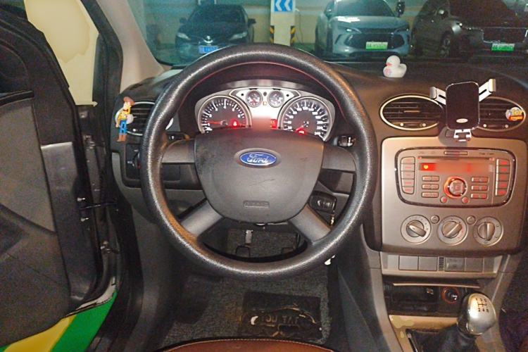 Used Ford Focus 2013 Hatchback Classic 1.8L Manual Base Model Steering Wheel