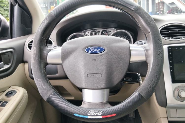 Used Ford Focus 2013 Sedan Classic 1.8L Manual Fashion Edition Steering Wheel
