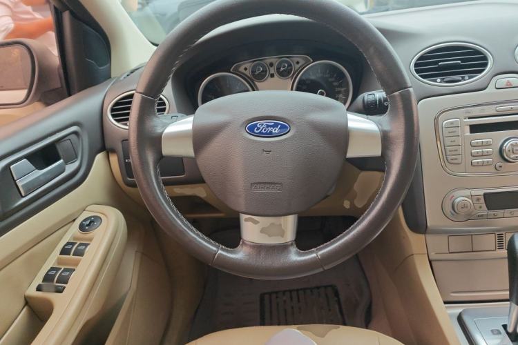 Used Ford Focus 2013 Sedan Classic 1.8L Automatic Fashion Edition Steering Wheel
