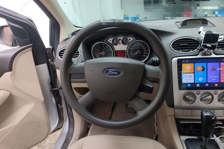 Used Ford Focus 2013 Sedan Classic 1.8L Automatic Base Model Steering Wheel