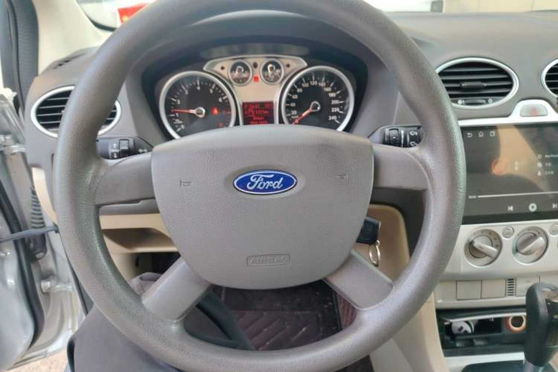 Used Ford Focus 2013 Sedan Classic 1.8L Automatic Base Model Steering Wheel