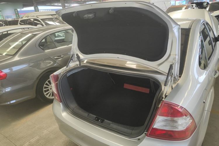 Used Ford Focus 2013 Sedan Classic 1.8L Automatic Base Model Trunk