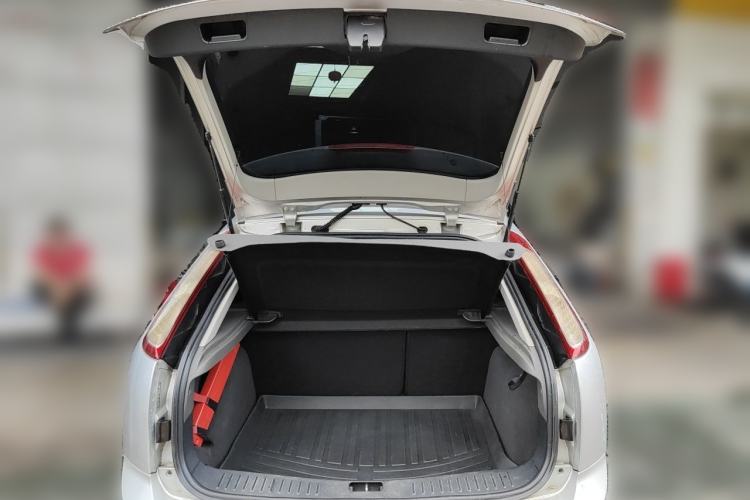 Used Ford Focus 2013 Hatchback Classic 1.8L Manual Base Model Trunk