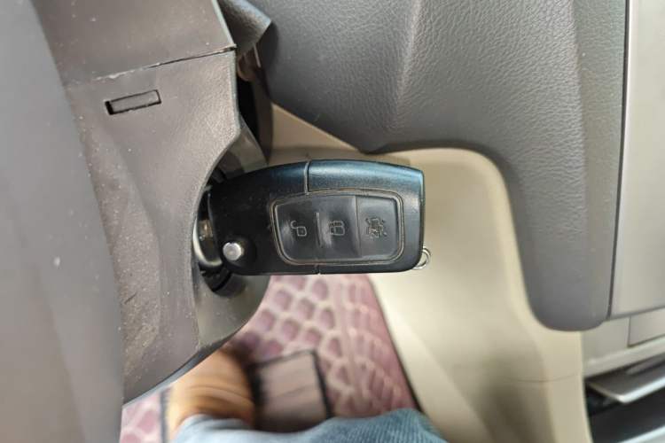 Used Ford Focus 2013 Sedan Classic 1.8L Automatic Base Model Vehicle Key