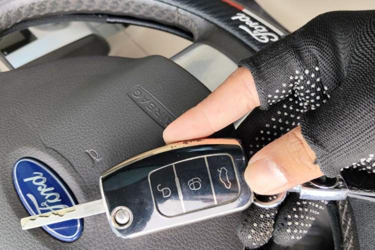 Used Ford Focus 2013 Sedan Classic 1.8L Manual Fashion Edition Vehicle Key