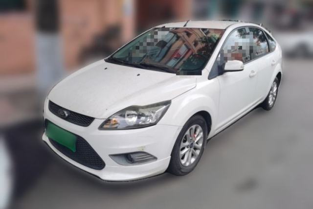 Ojetý Ford Focus 2013 Hatchback Classic 1.8L Manual Base Model