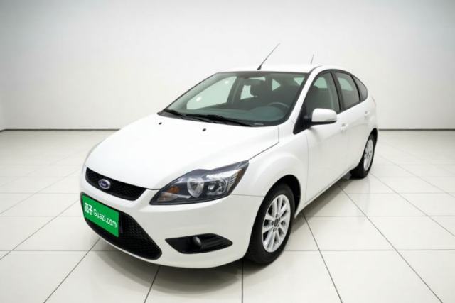Ford Focus 2013 Hatchback Classic 1.8L Automatic Base Model مستعملة
