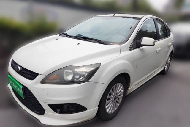 Ojetý Ford Focus 2013 Hatchback Classic 1.8L Manual Fashion Edition
