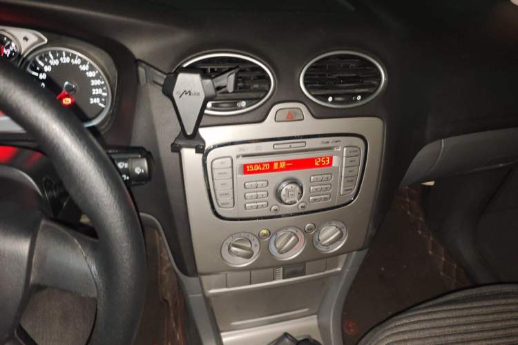 Used Ford Focus 2013 Hatchback Classic 1.8L Manual Base Model Audio And AC Panel