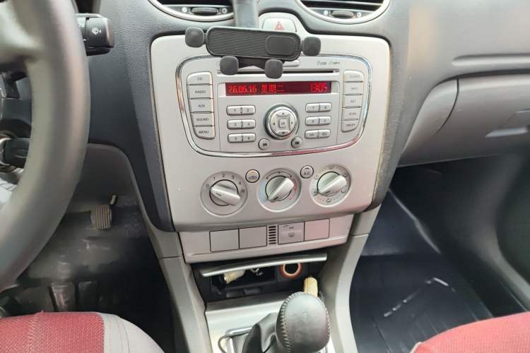Used Ford Focus 2013 Hatchback Classic 1.8L Manual Base Model Audio And AC Panel