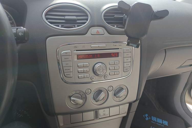 Used Ford Focus 2013 Hatchback Classic 1.8L Manual Base Model Audio And AC Panel