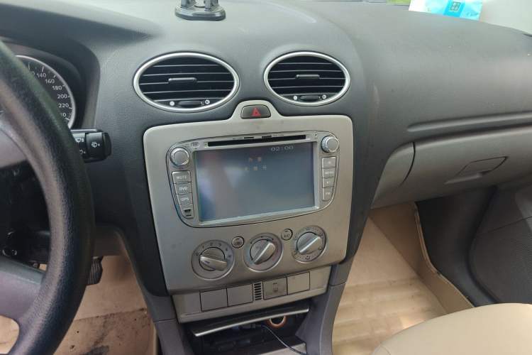 Used Ford Focus 2013 Hatchback Classic 1.8L Manual Base Model Audio And AC Panel
