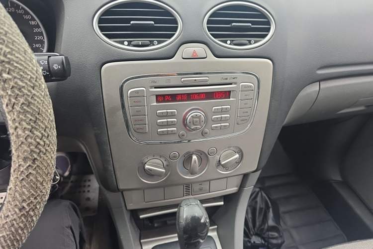 Used Ford Focus 2013 Hatchback Classic 1.8L Automatic Millionth Anniversary Edition Audio And AC Panel