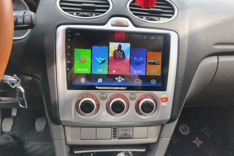 Used Ford Focus 2013 Hatchback Classic 1.8L Manual Base Model Audio And AC Panel