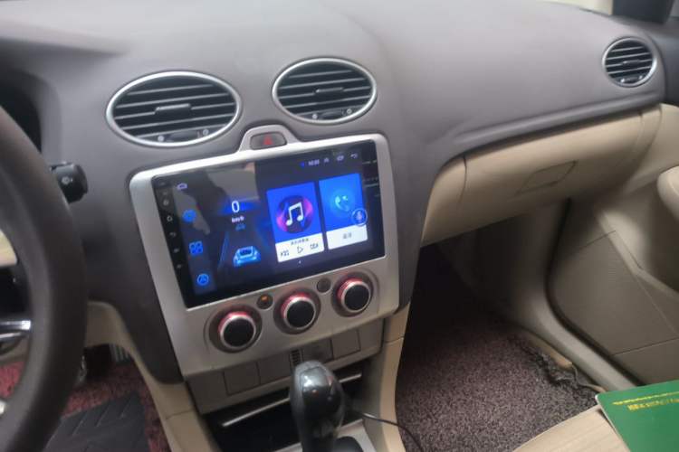 Used Ford Focus 2013 Sedan Classic 1.8L Automatic Base Model Audio And AC Panel