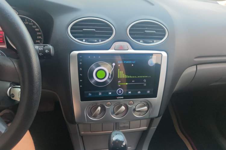 Used Ford Focus 2013 Hatchback Classic 1.8L Automatic Base Model Audio And AC Panel