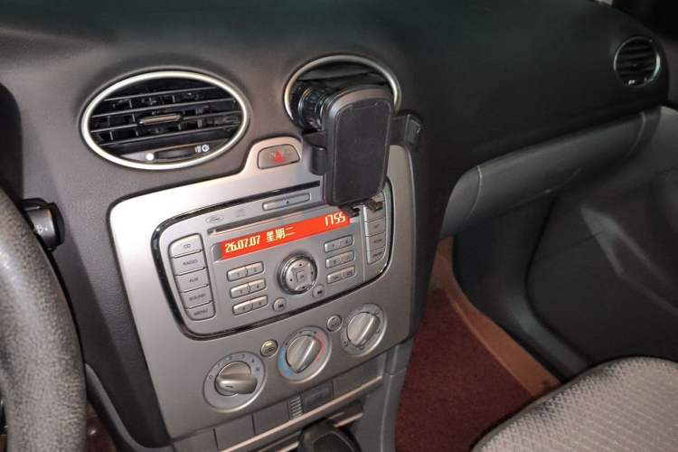Used Ford Focus 2013 Hatchback Classic 1.8L Automatic Base Model Audio And AC Panel