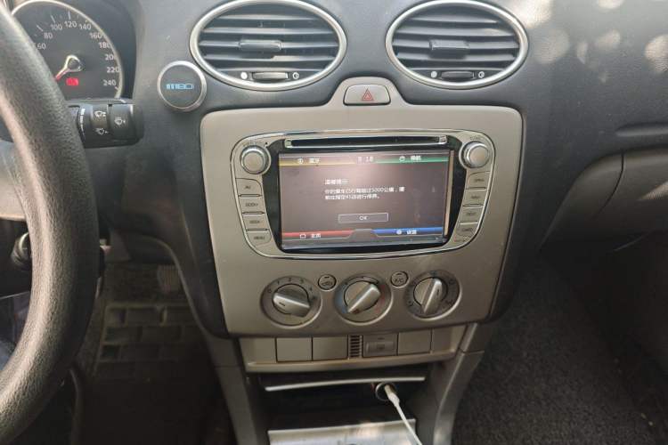 Used Ford Focus 2013 Hatchback Classic 1.8L Manual Base Model Audio And AC Panel