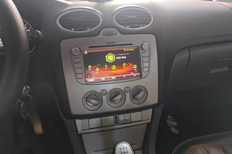 Used Ford Focus 2013 Hatchback Classic 1.8L Manual Base Model Audio And AC Panel