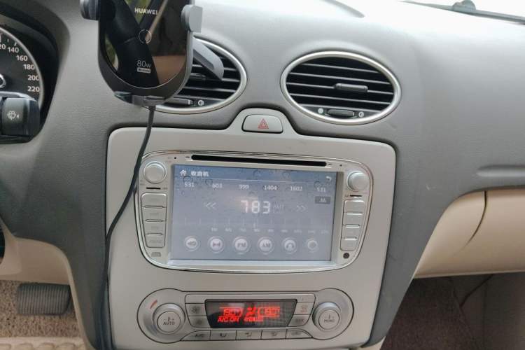 Used Ford Focus 2013 Hatchback Classic 1.8L Automatic Fashion Edition Audio And AC Panel