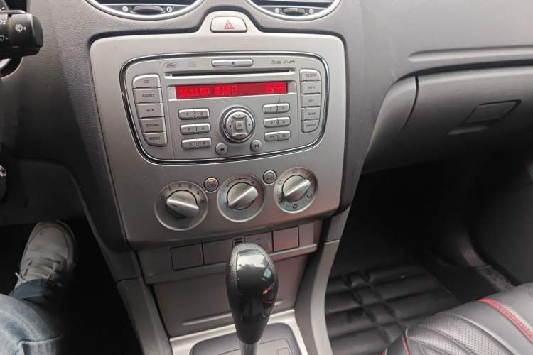 Used Ford Focus 2013 Hatchback Classic 1.8L Automatic Base Model Audio And AC Panel