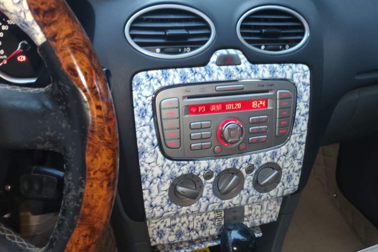 Used Ford Focus 2013 Hatchback Classic 1.8L Automatic Base Model Audio And AC Panel