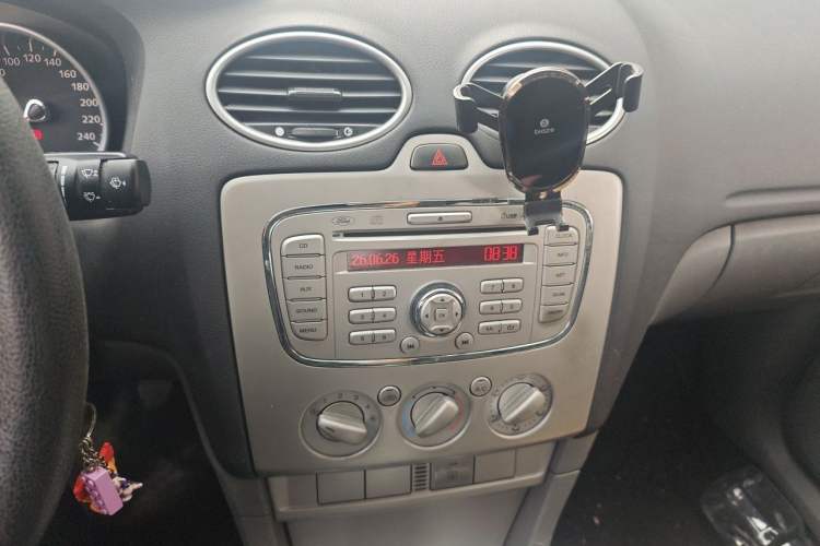 Used Ford Focus 2013 Hatchback Classic 1.8L Manual Base Model Audio And AC Panel