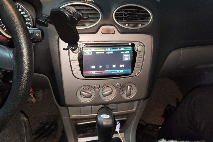 Used Ford Focus 2013 Hatchback Classic 1.8L Automatic Base Model Audio And AC Panel