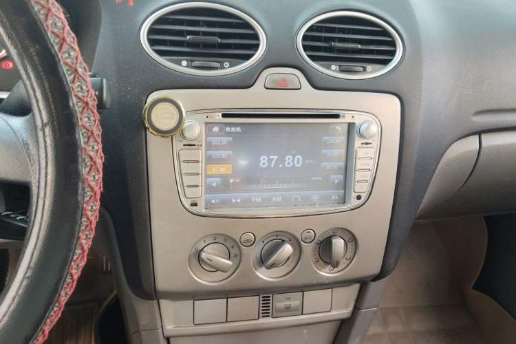 Used Ford Focus 2013 Hatchback Classic 1.8L Manual Base Model Audio And AC Panel