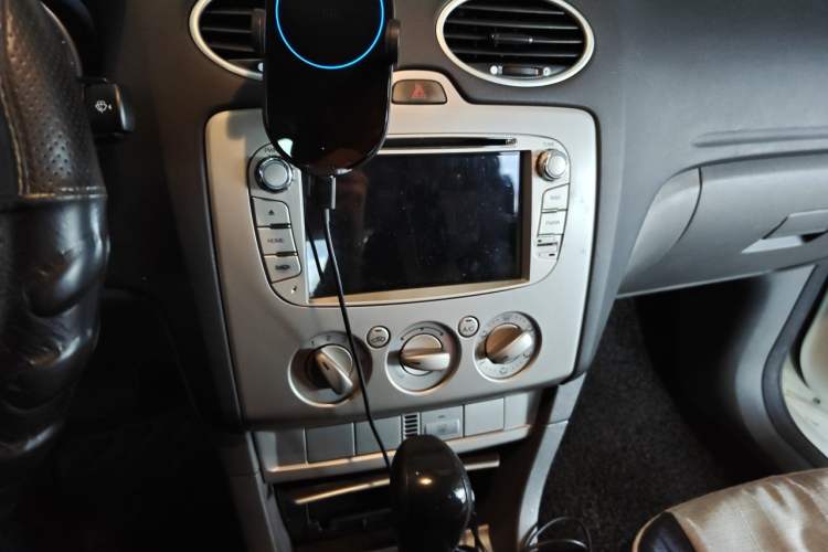 Used Ford Focus 2013 Hatchback Classic 1.8L Automatic Base Model Audio And AC Panel