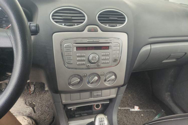 Used Ford Focus 2013 Hatchback Classic 1.8L Manual Base Model Audio And AC Panel
