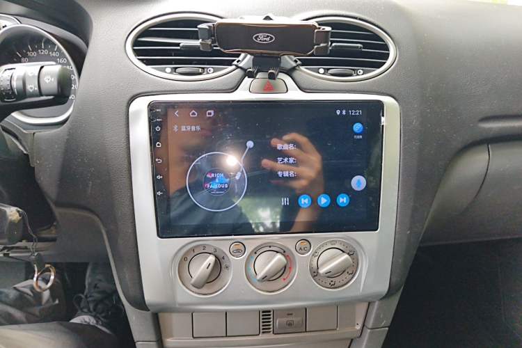 Used Ford Focus 2013 Hatchback Classic 1.8L Manual Base Model Audio And AC Panel