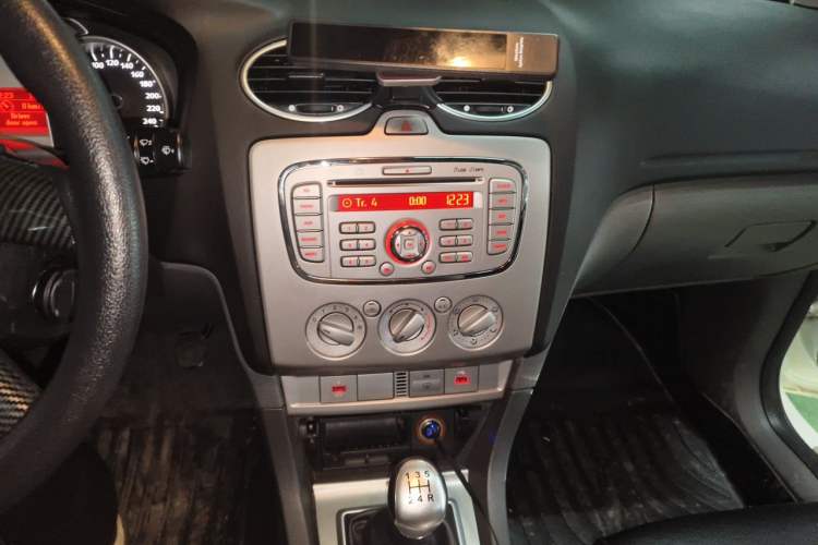 Used Ford Focus 2013 Hatchback Classic 1.8L Manual Base Model Audio And AC Panel