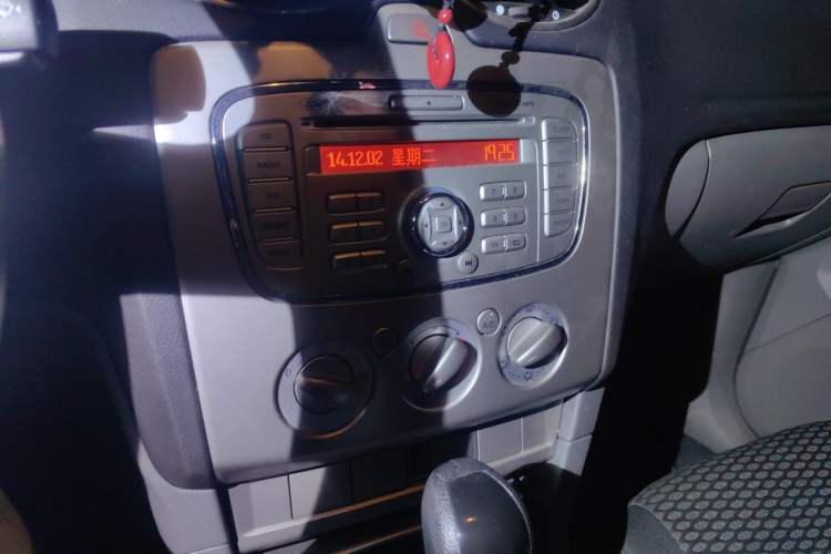 Used Ford Focus 2013 Hatchback Classic 1.8L Automatic Base Model Audio And AC Panel